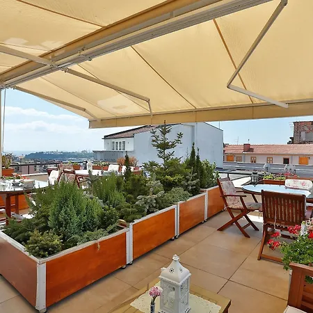 Ayramin Deluxe Taksim 2* Istanboel