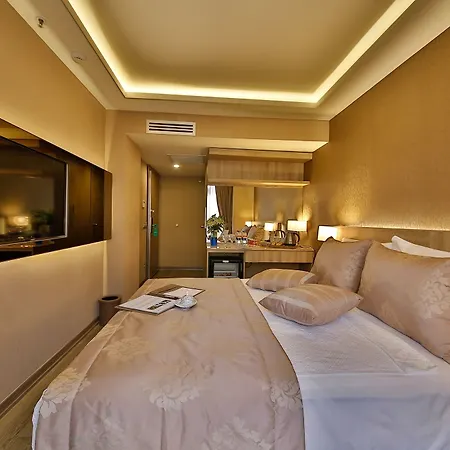 Отель Ayramin Deluxe Taksim Стамбул